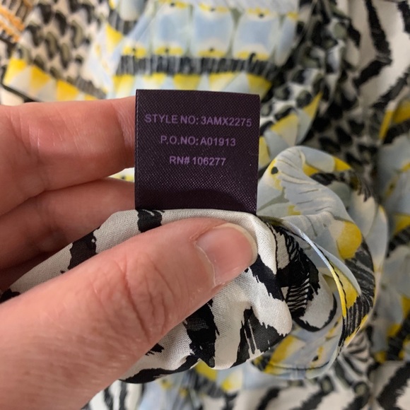 ☀️ Hale Bob Silk Geo Pattern Blouse - Picture 9 of 9